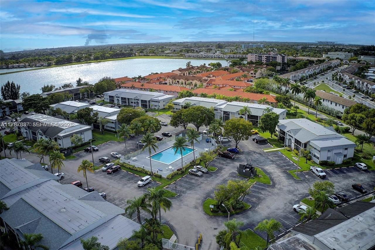 20760 Northeast 4th Court ##107 - Photo 4 of 7