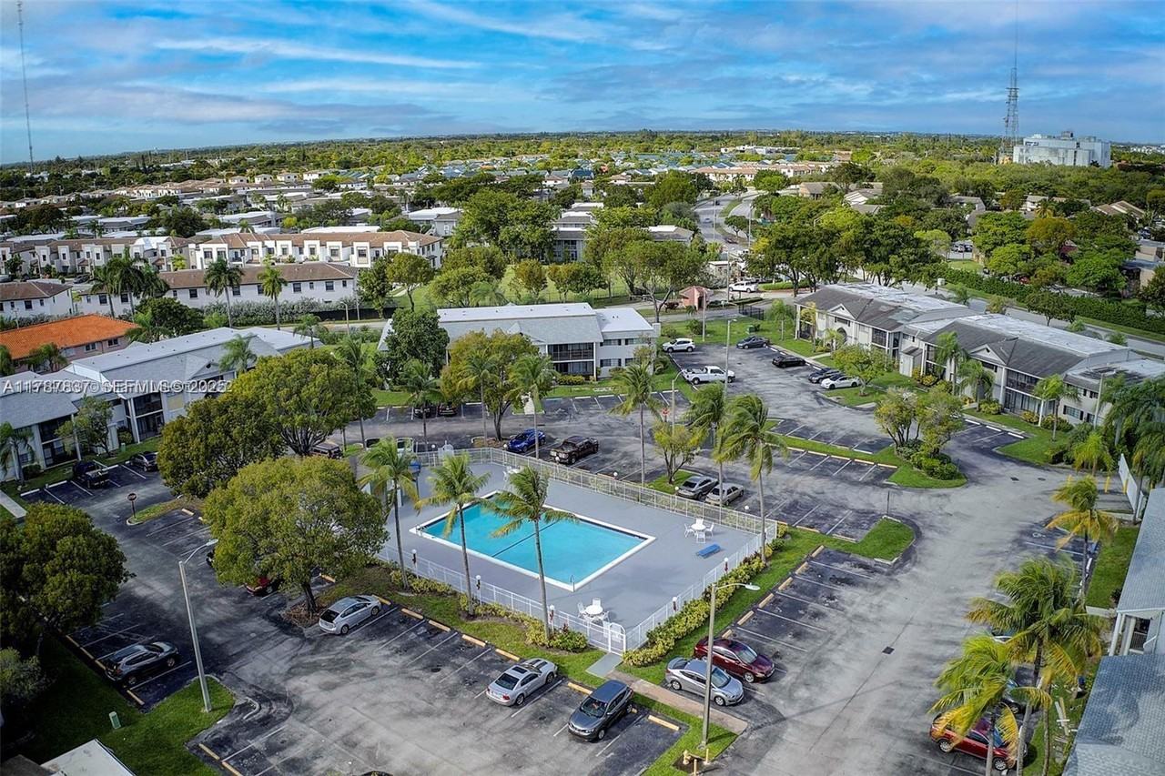 20760 Northeast 4th Court ##107 - Photo 6 of 7