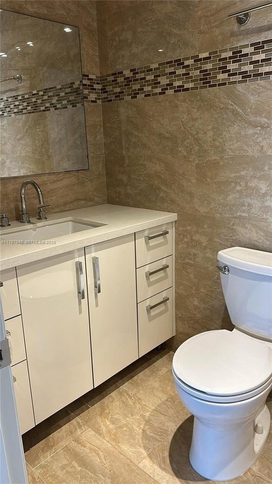 1825 South Ocean Drive ##508 - Photo 4 of 9