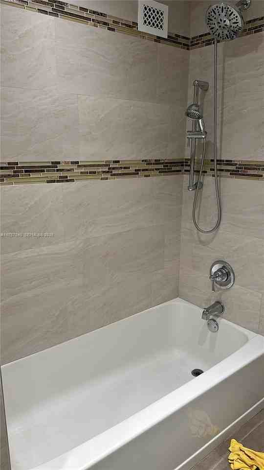 1825 South Ocean Drive ##508 - Photo 7 of 9