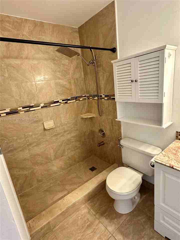 21275 Northeast 8th Place ##4 - Photo 7 of 24