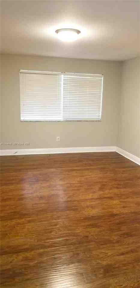 9603 Southwest 138th Avenue - Photo 4 of 23