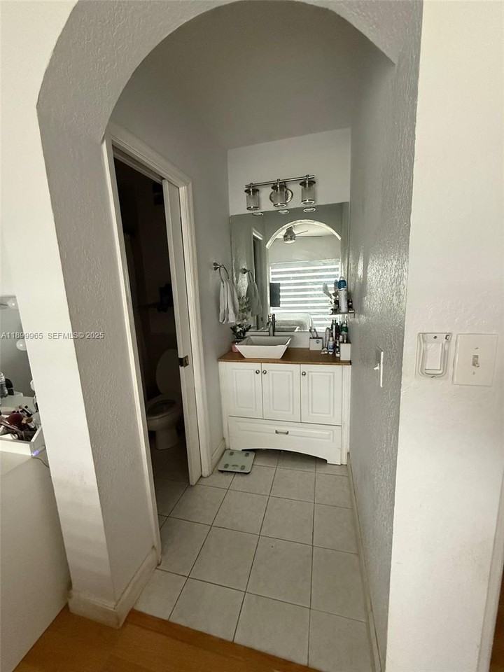 17084 Southwest 138th Court ##0 - Photo 5 of 18