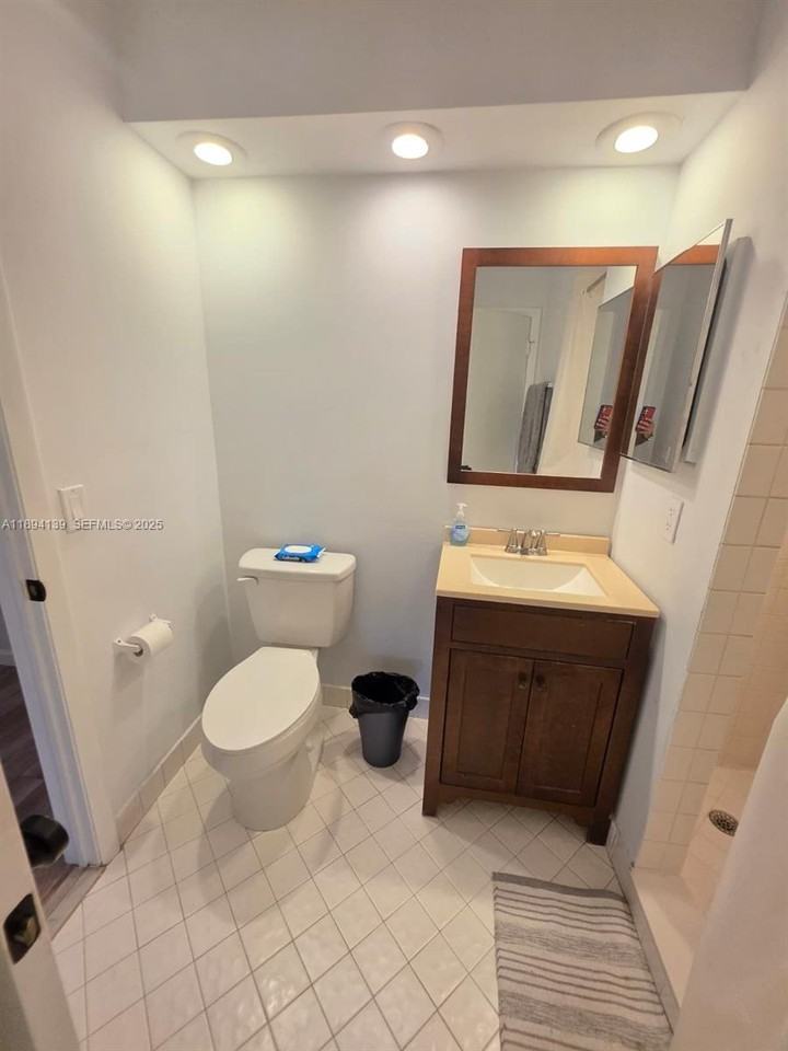 15090 Southwest 49th Lane - Photo 4 of 31