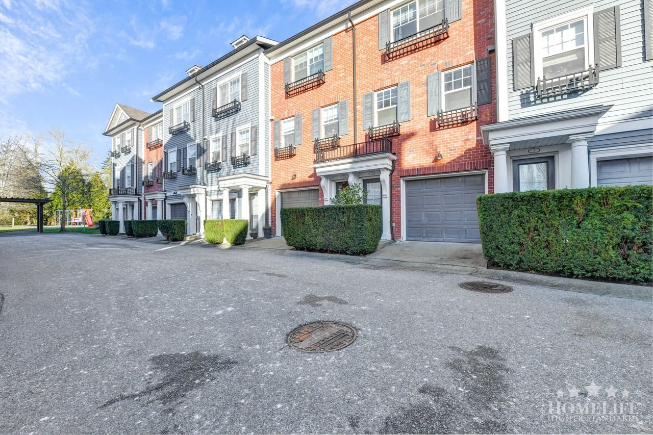 18983 72a Ave - Photo 2 of 20