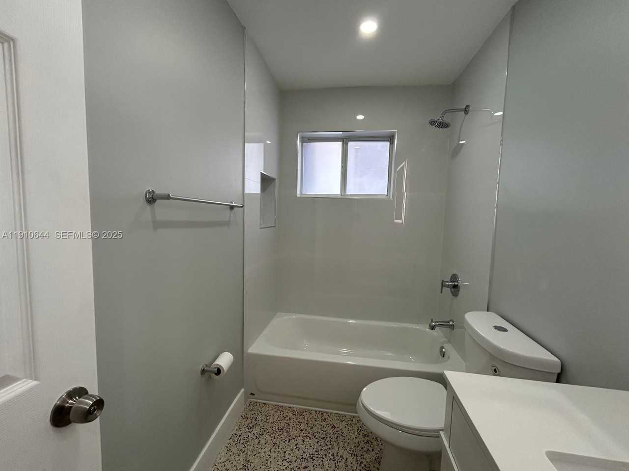 4242 Northwest 5th Street - Photo 2 of 16