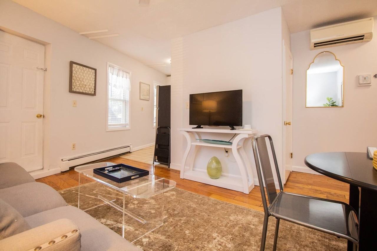 1002 Tremont St #1237929P - Photo 4 of 14