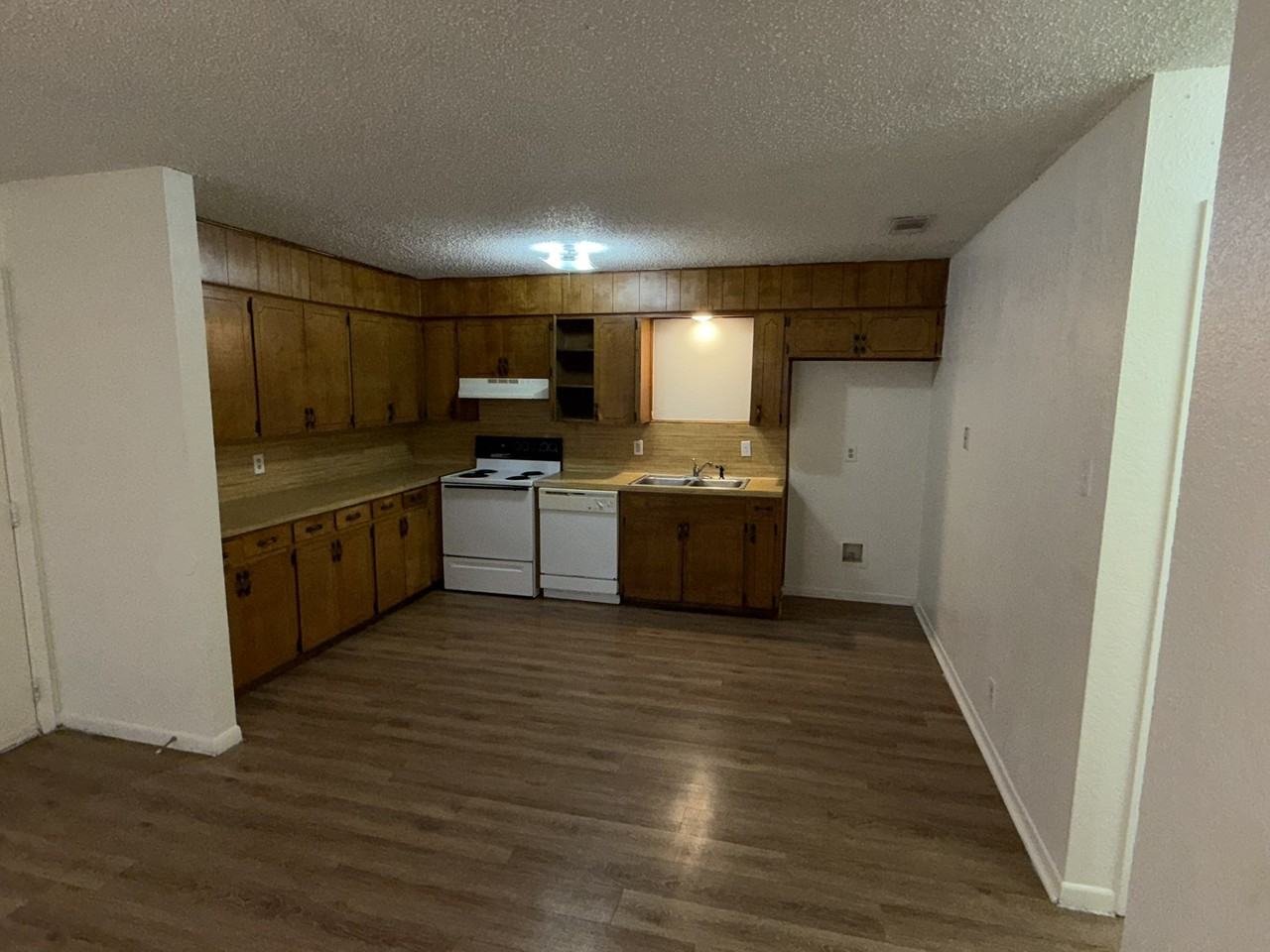 4602 Calle Nogal #B - Photo 4 of 11