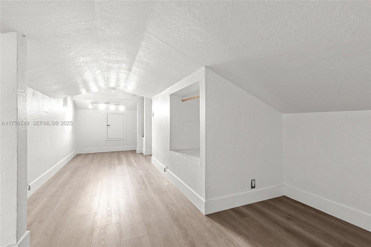 30 Southwest 5th Street ##1 - Photo 4 of 23