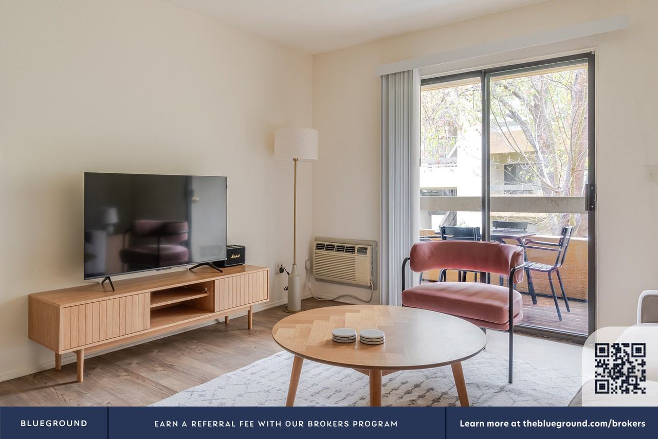 1600 Villa Street - Photo 5 of 24