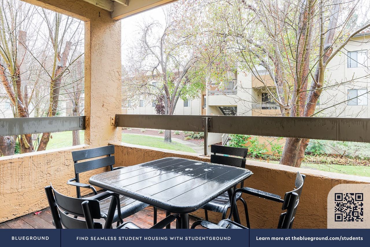 1600 Villa Street - Photo 7 of 24