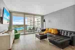 featured image of 5151 Collins Ave