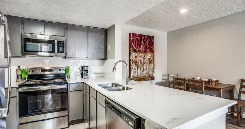 Preslee Apartments - Photo 2 of 41