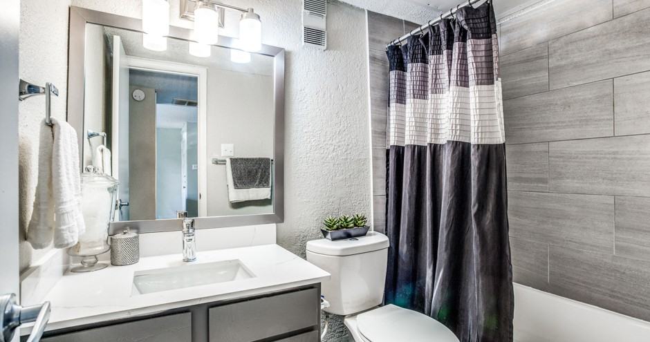 Preslee Apartments - Photo 7 of 36