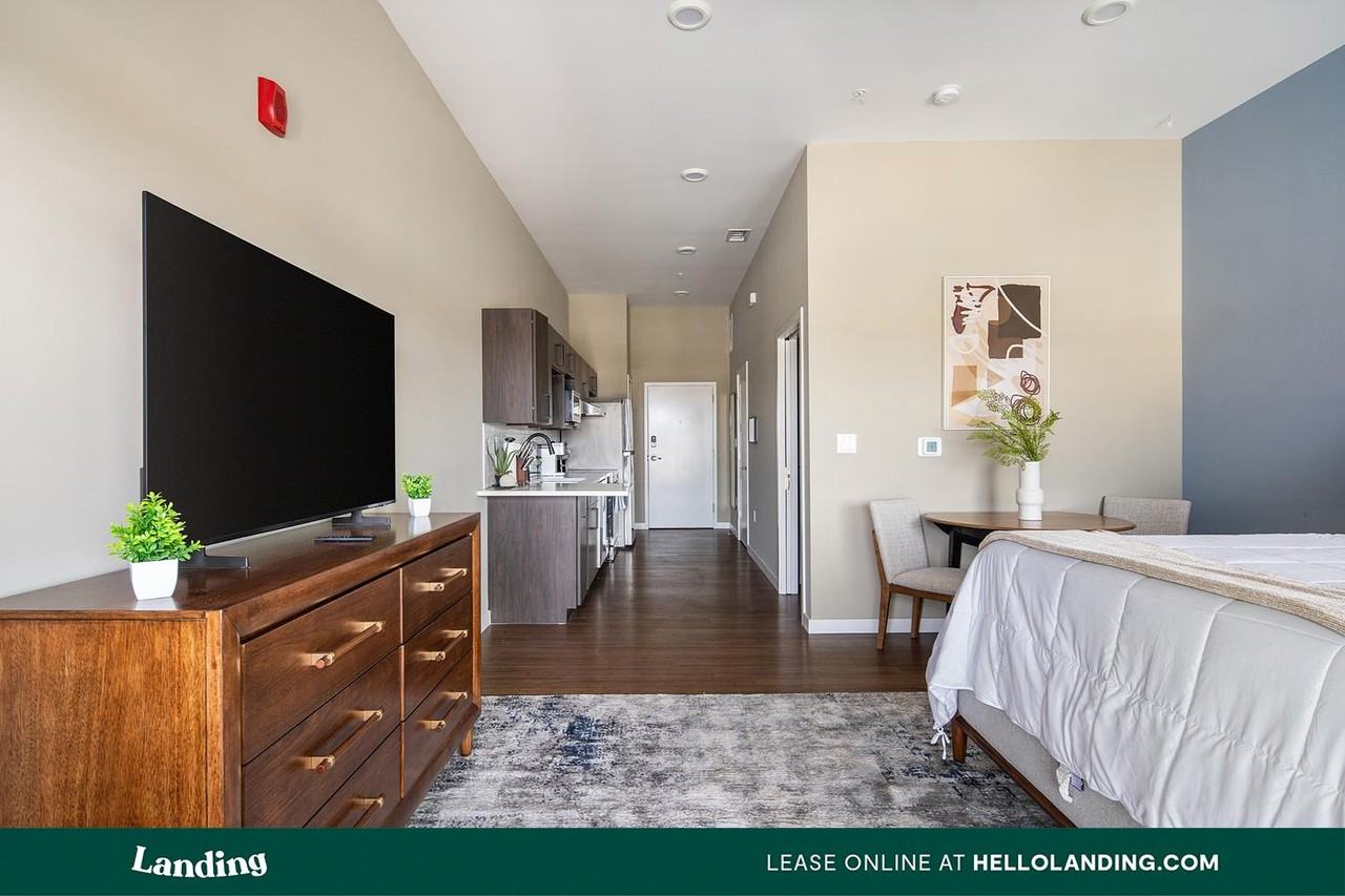 1364 E Battlefield Rd - Photo 3 of 50