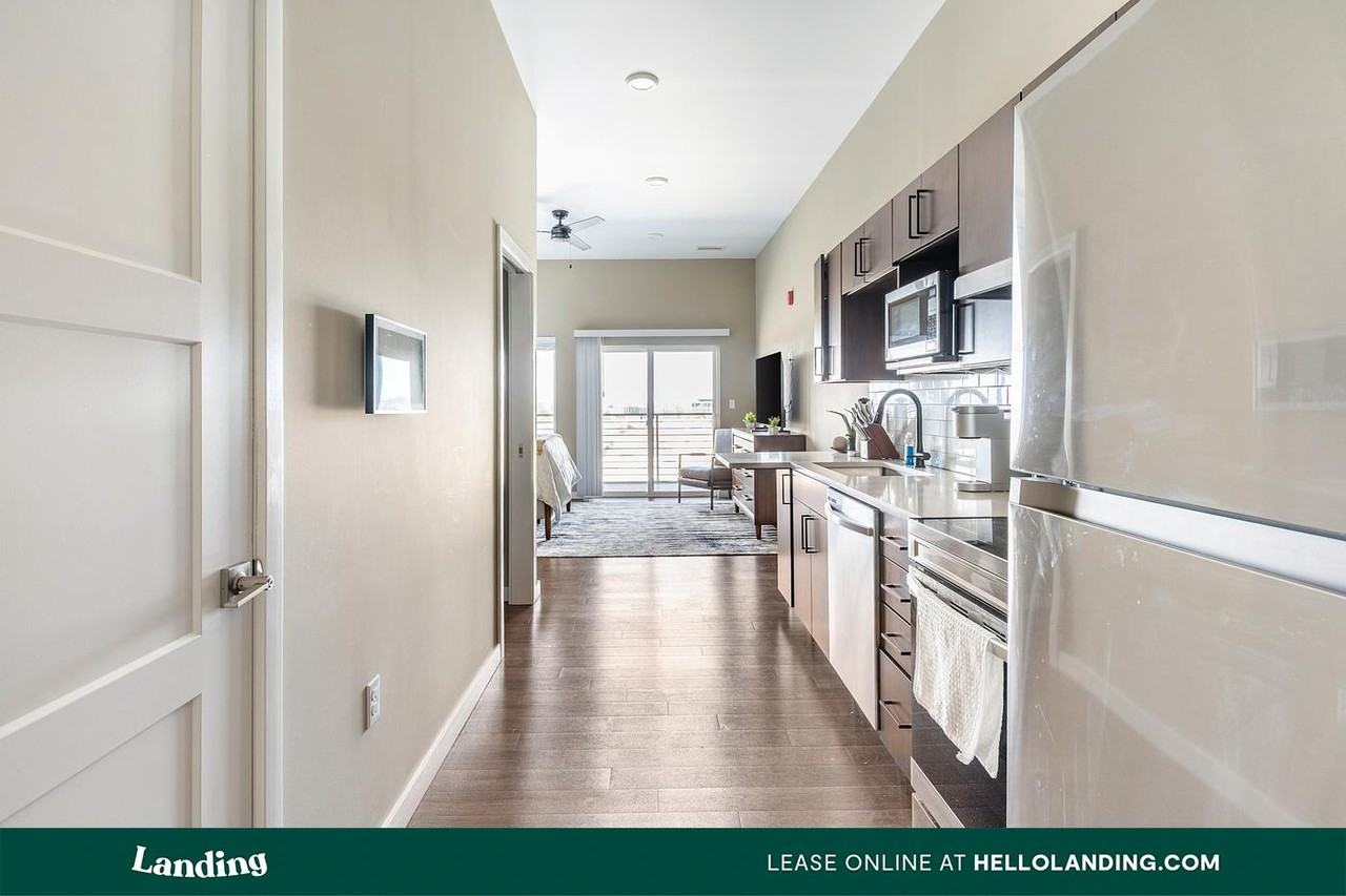 1364 E Battlefield Rd - Photo 4 of 50