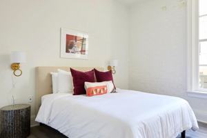 featured image of 800 Gravier St