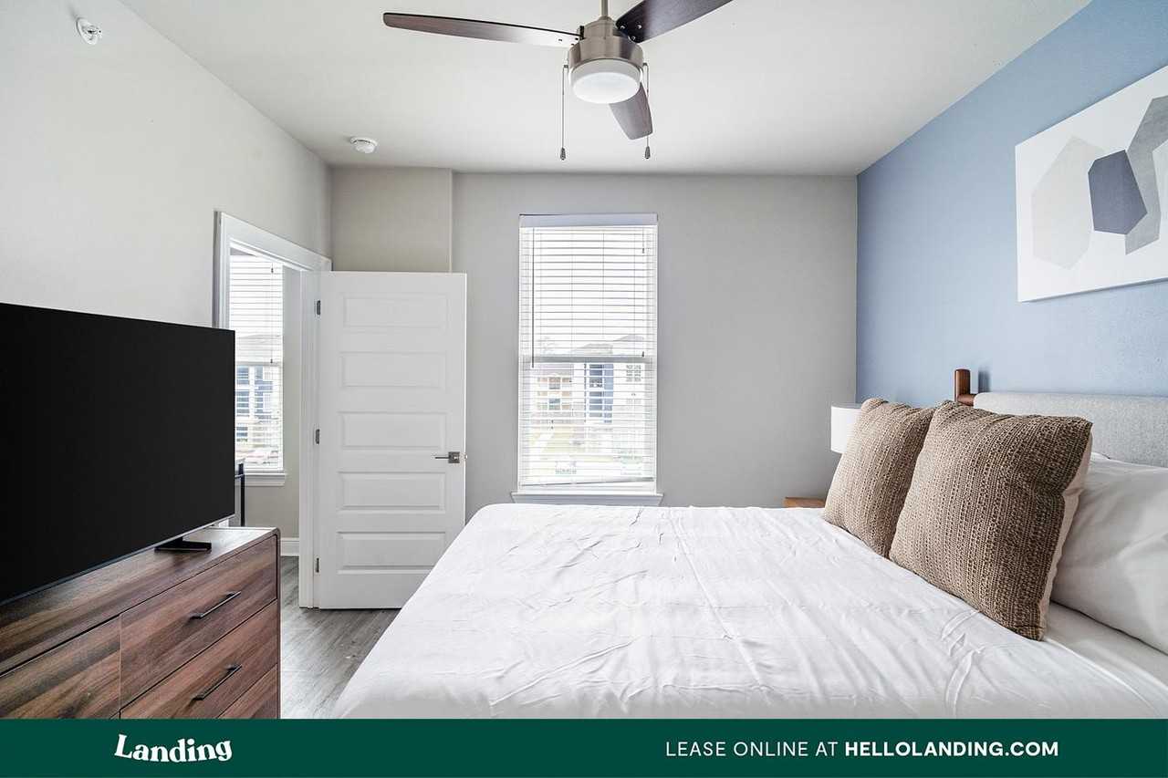 1499 Central Park Blvd - Photo 3 of 50