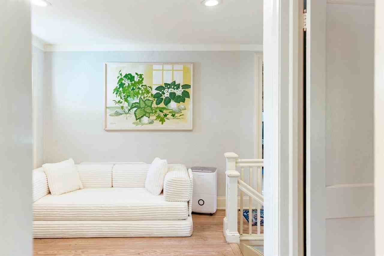 519 28th St #1438394P - Photo 3 of 50