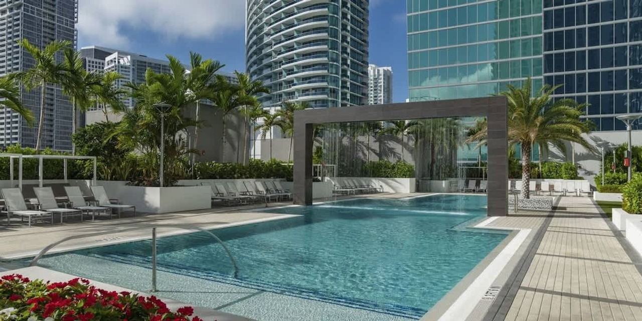 298 Se 2nd Ave #1461659P - Photo 5 of 22