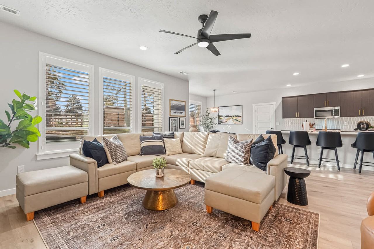 10053 W Lyrical Dr #1470095P - Photo 3 of 37