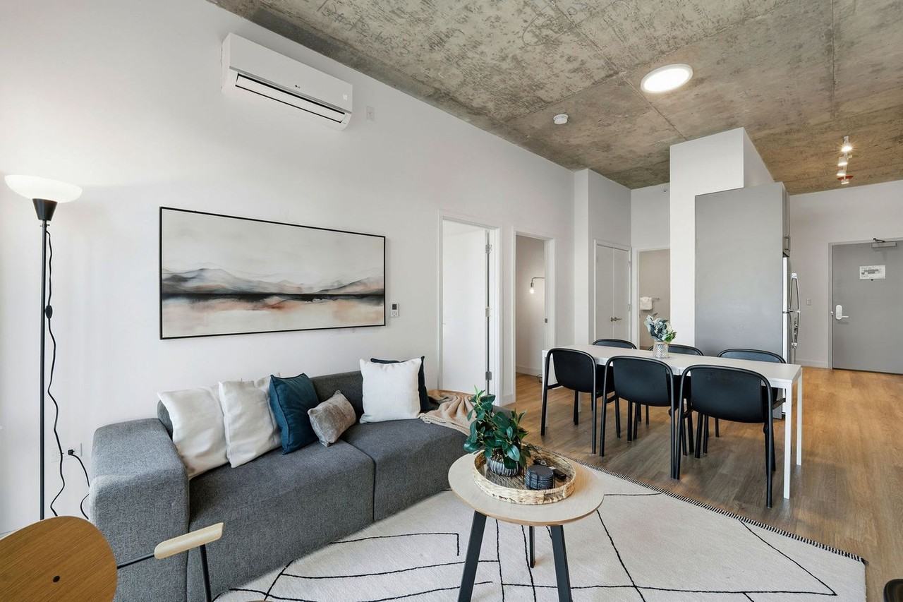 853 West Blackhawk Street - Photo 2 of 36