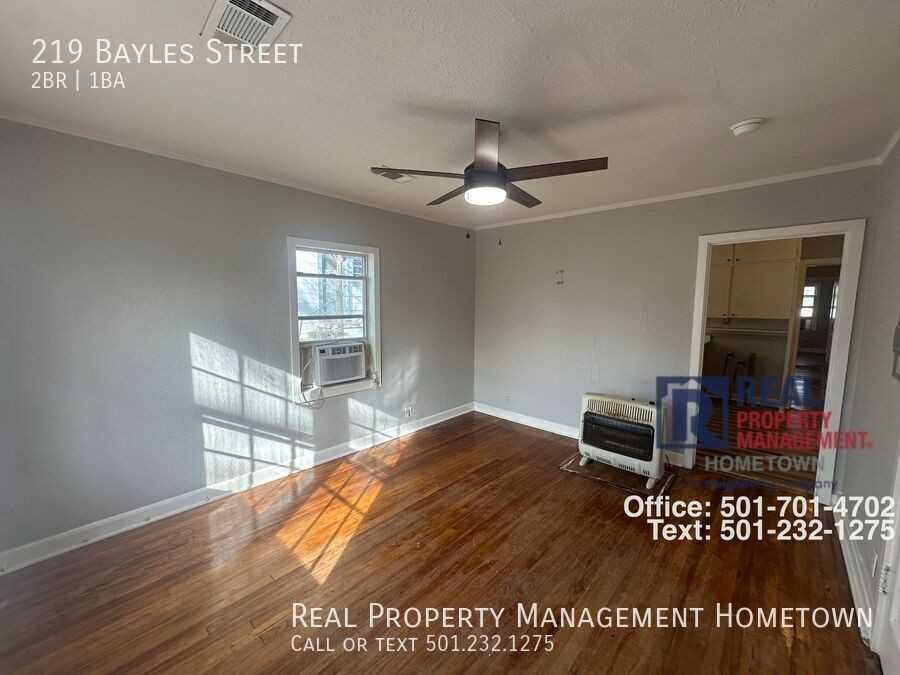 219 Bayles St - Photo 2 of 9