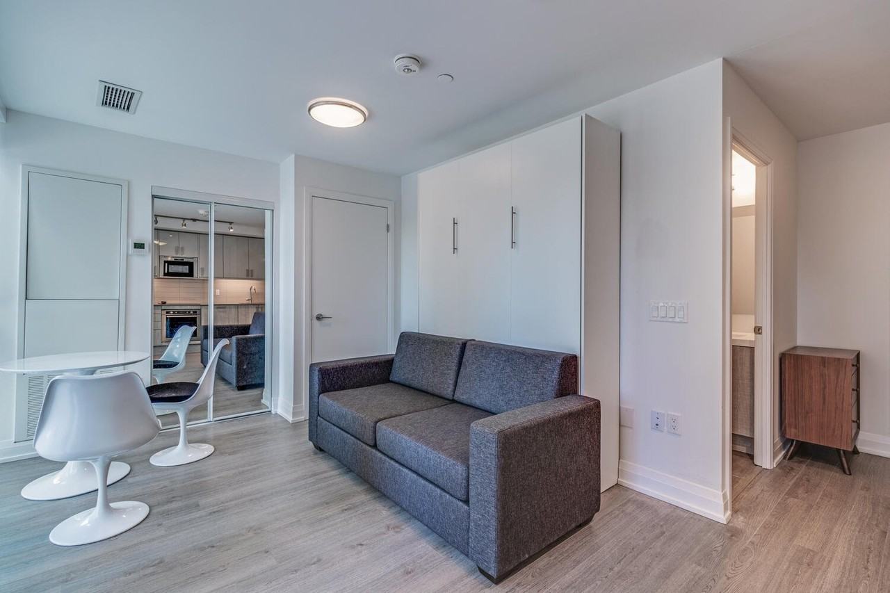 77 Mutual St - Photo 2 of 16