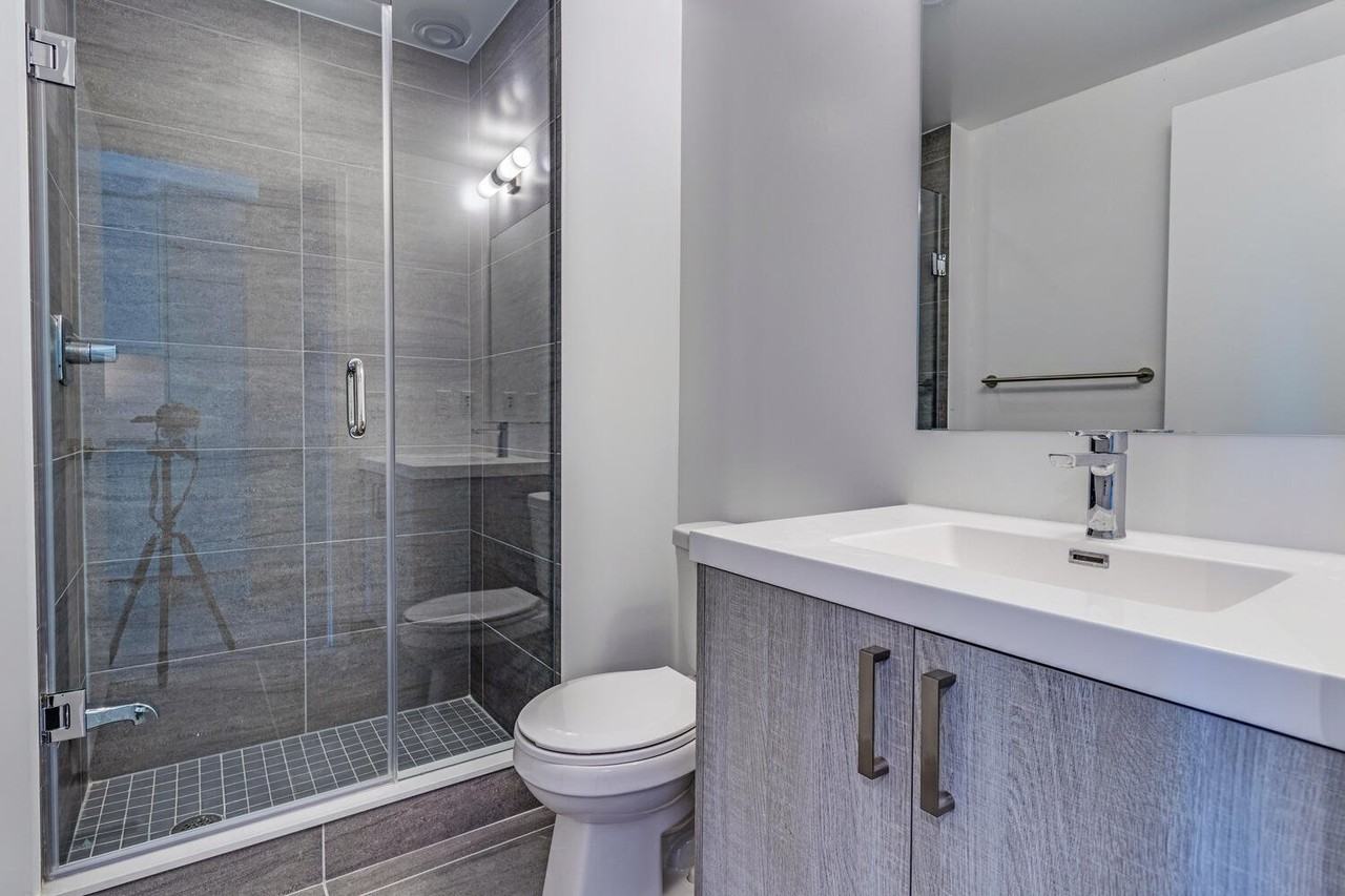 77 Mutual St - Photo 5 of 16