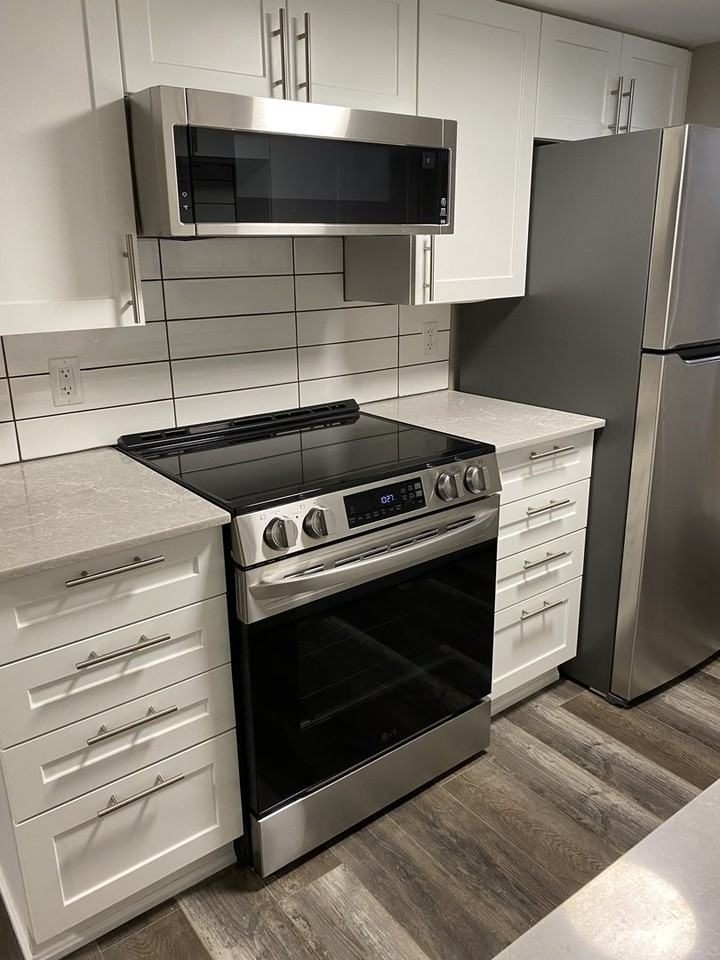 145 Byron Ave - Photo 3 of 13