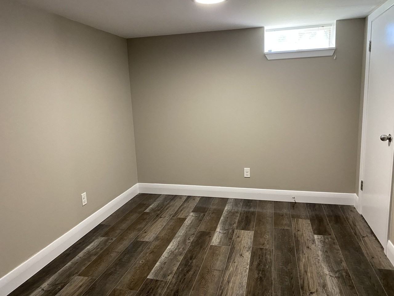 145 Byron Ave - Photo 7 of 13