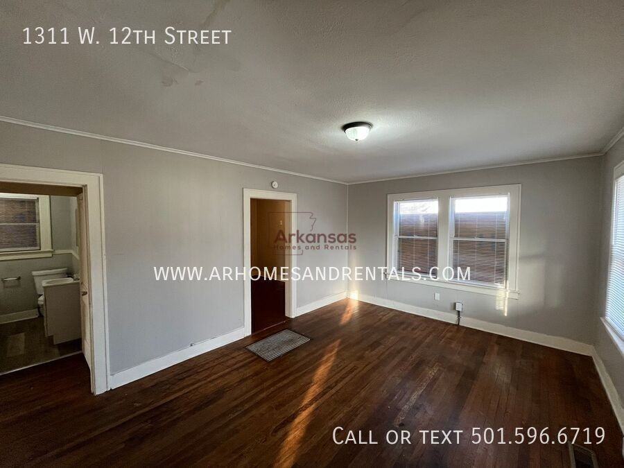 1311 W 12th St - Photo 3 of 9