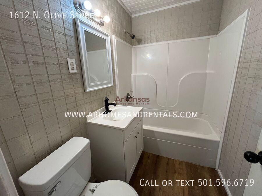 1612 N Olive St - Photo 7 of 12