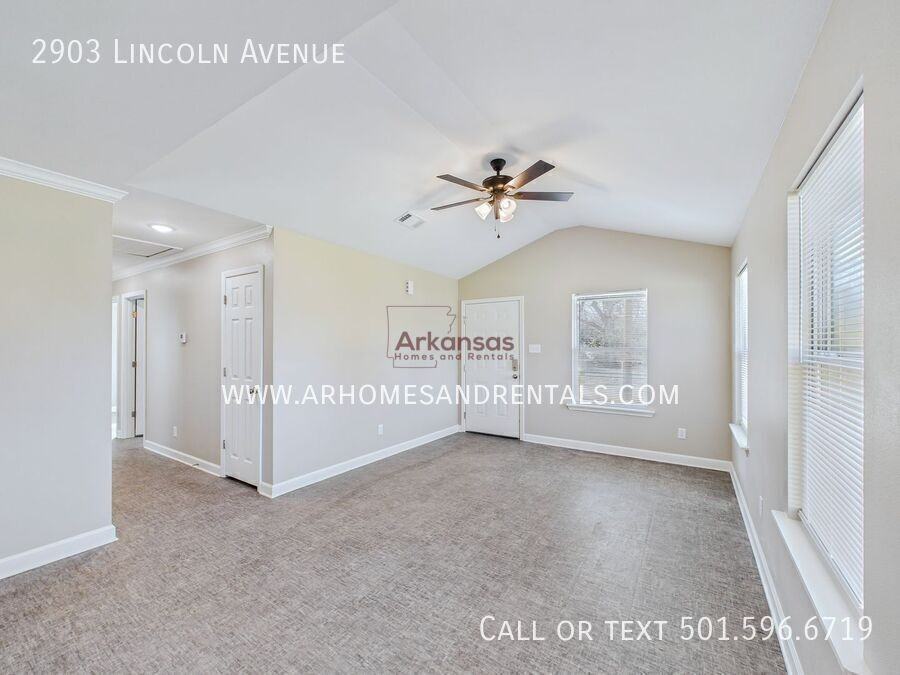 2903 Lincoln Ave - Photo 2 of 13