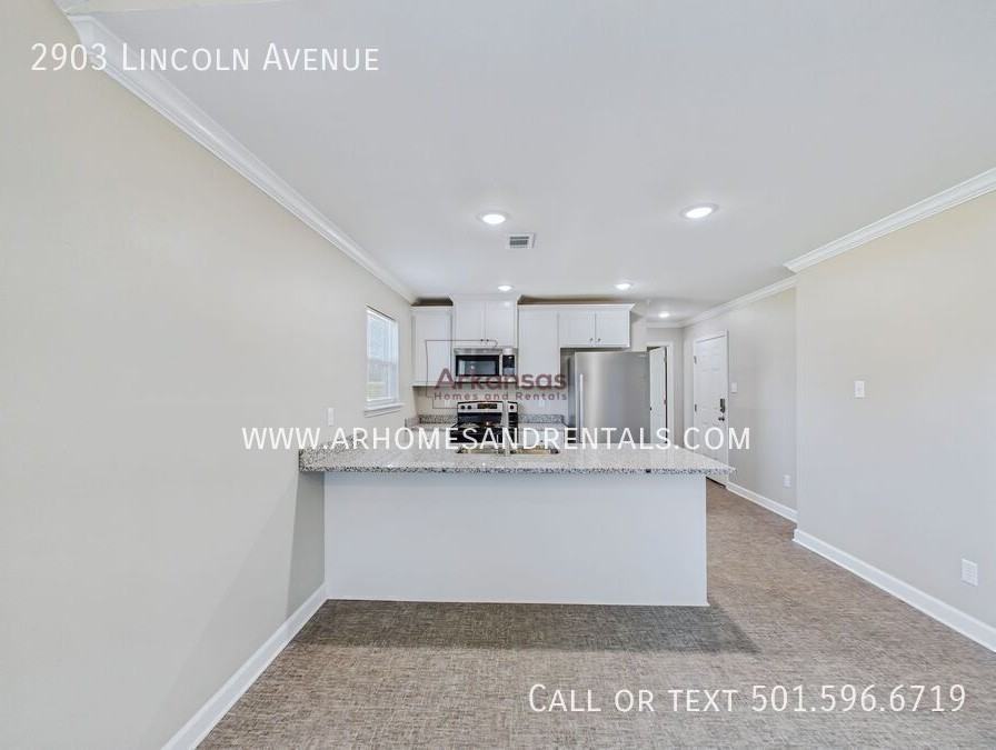 2903 Lincoln Ave - Photo 4 of 13