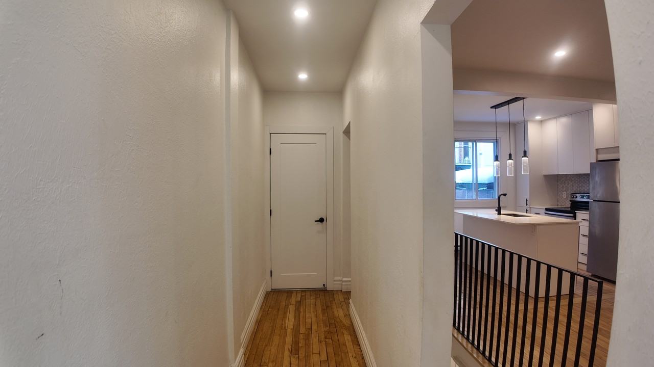 689 Rue Woodland - Photo 4 of 14