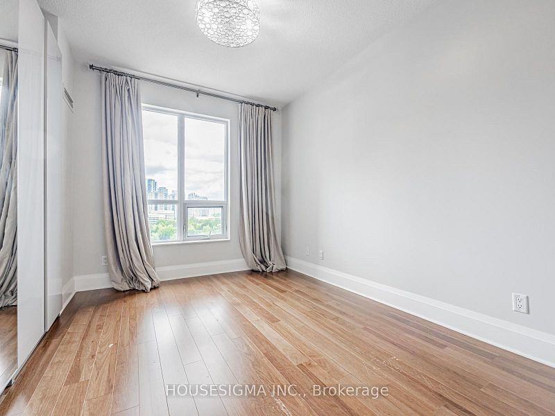 100 Harrison Garden Blvd - Photo 5 of 20