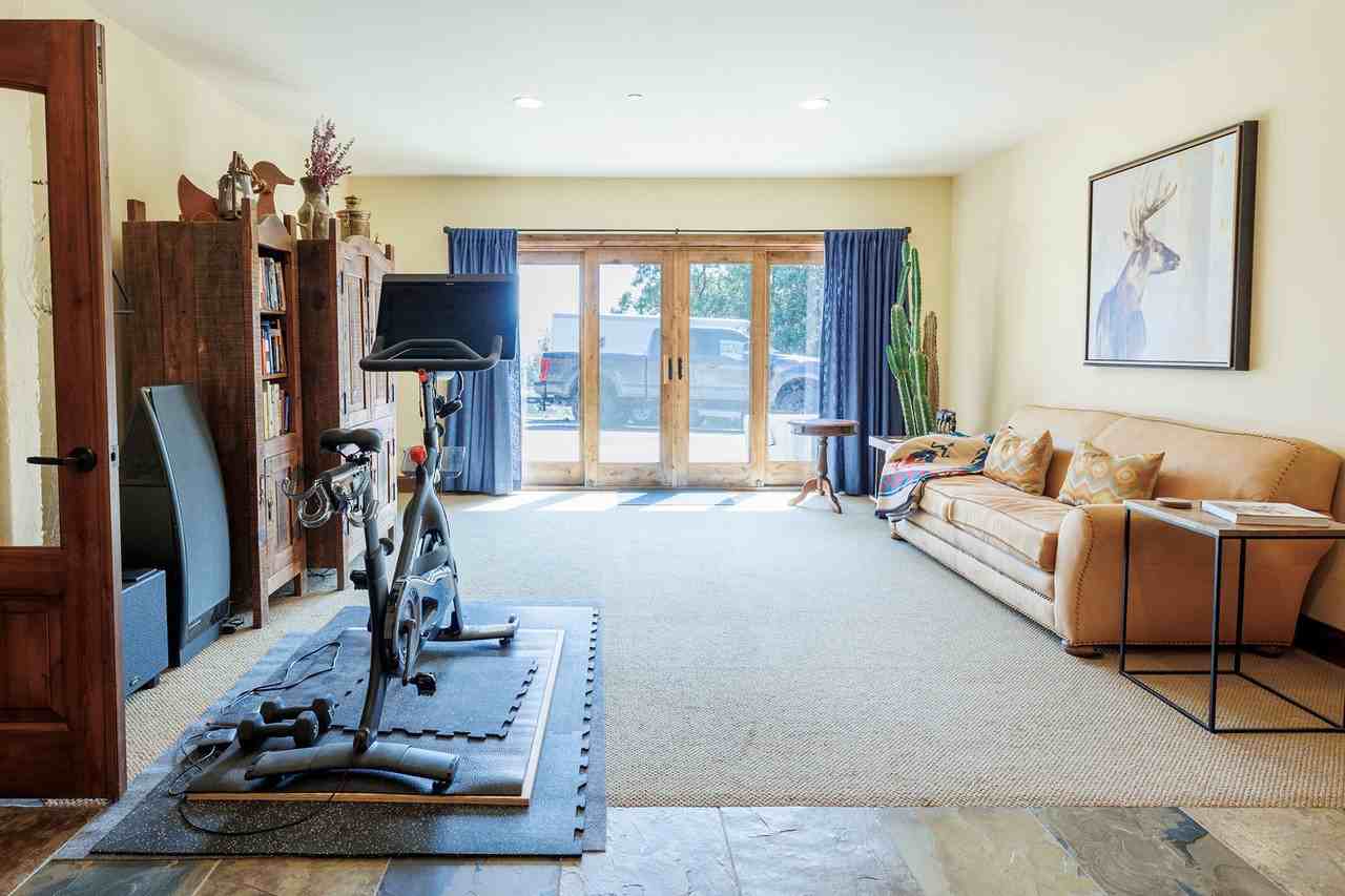 347 Luzern Rd - Photo 7 of 50