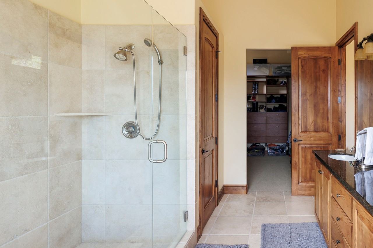 347 Luzern Rd - Photo 3 of 50