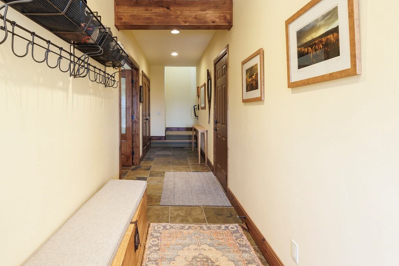 347 Luzern Rd - Photo 4 of 50
