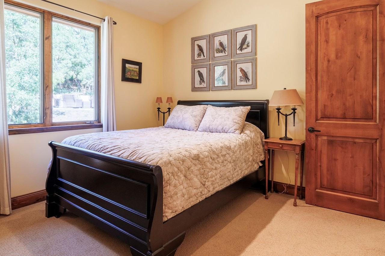 347 Luzern Rd - Photo 2 of 50