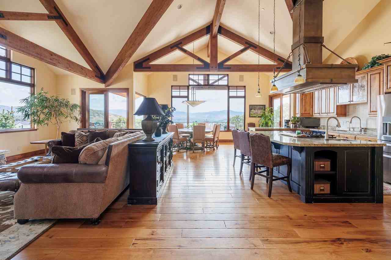 347 Luzern Rd - Photo 5 of 50