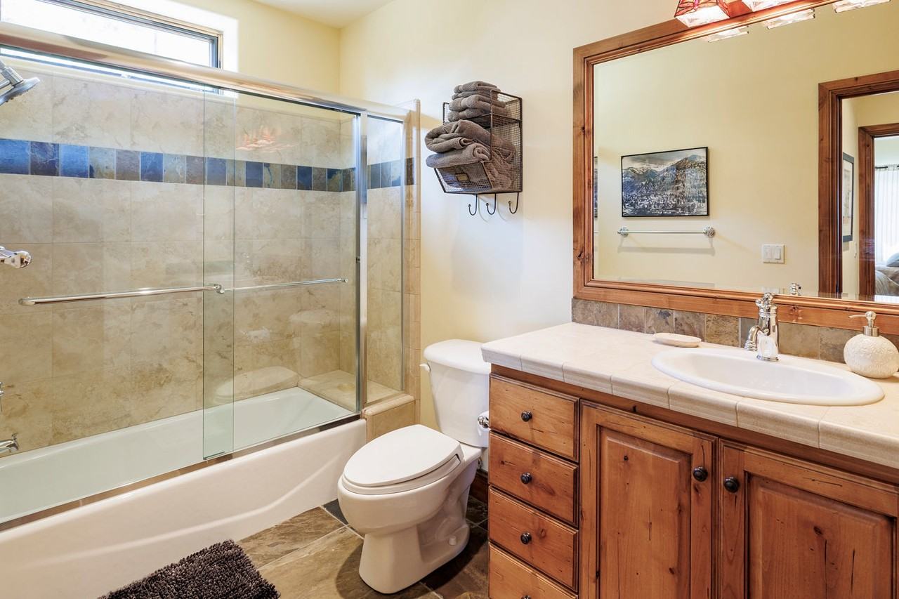 347 Luzern Rd - Photo 2 of 50