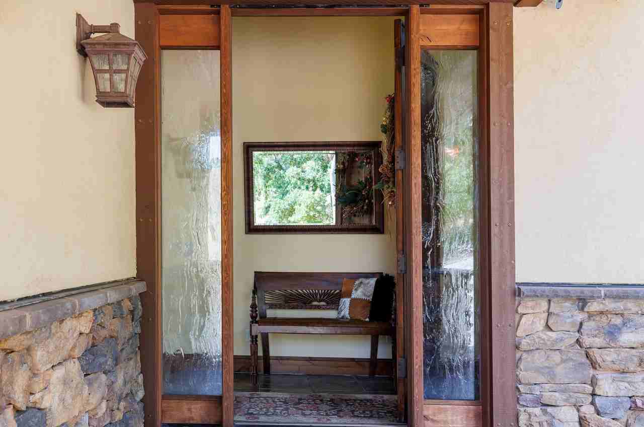 347 Luzern Rd - Photo 3 of 50