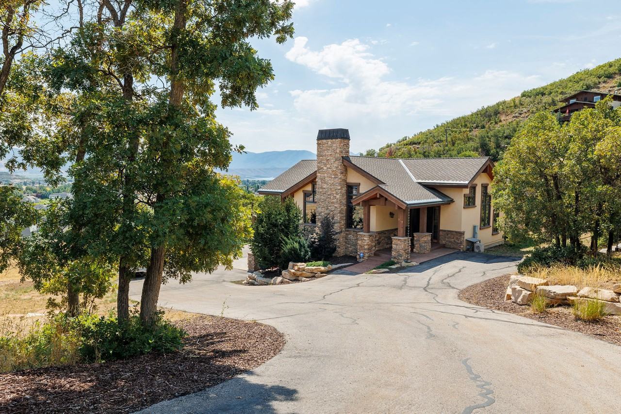 347 Luzern Rd - Photo 5 of 50