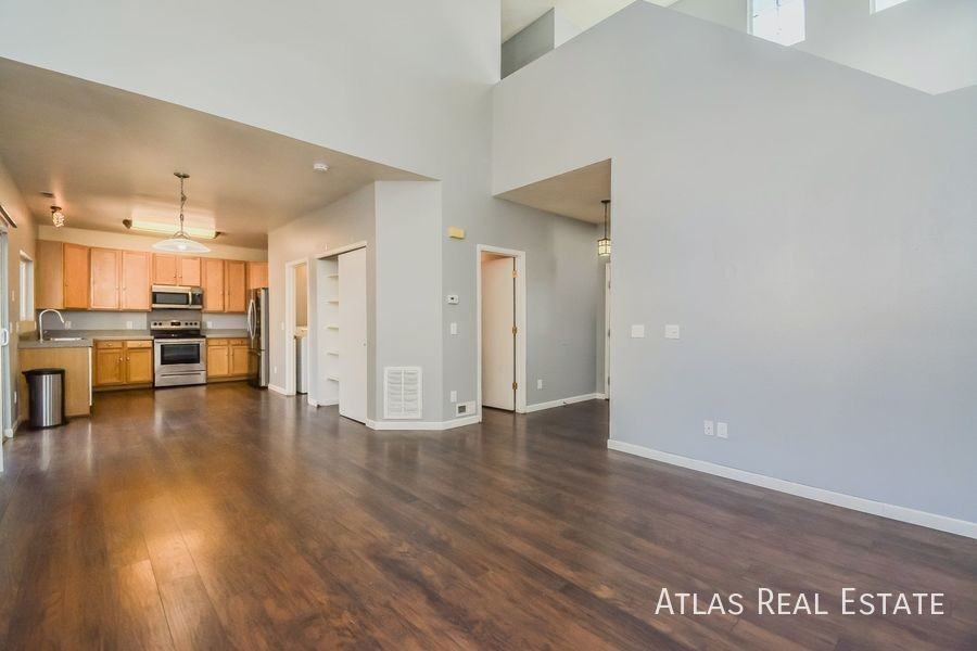 7056 Mcewan St - Photo 3 of 20