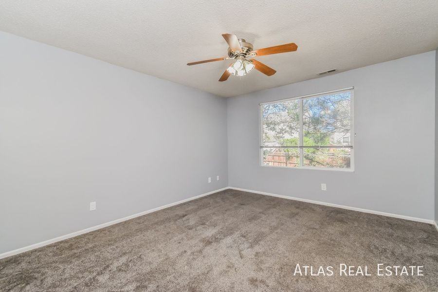 7056 Mcewan St - Photo 7 of 20