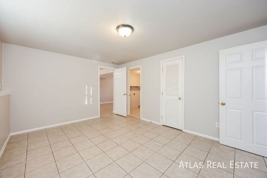 4734 Frost Dr - Photo 5 of 20