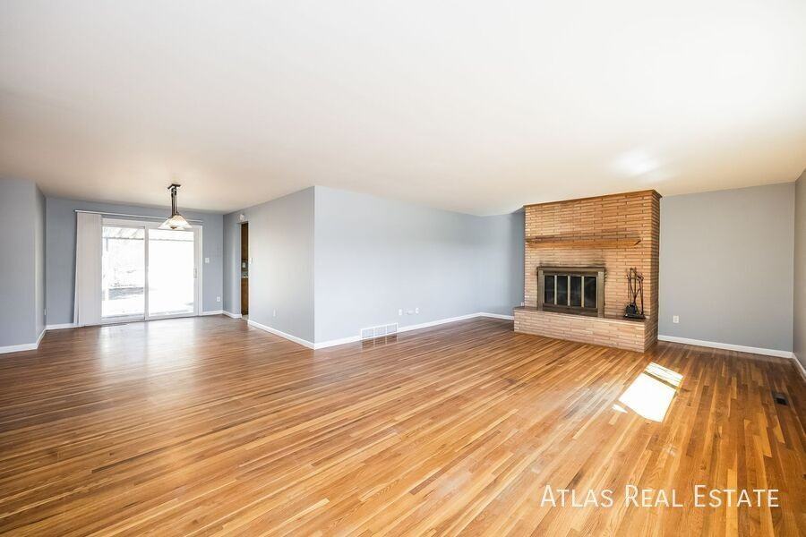 2106 Glenn Summer Rd - Photo 3 of 30