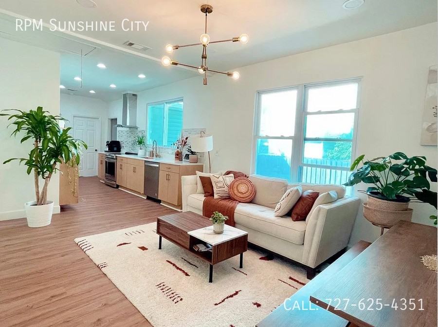 808 24th Ave N - Photo 4 of 14